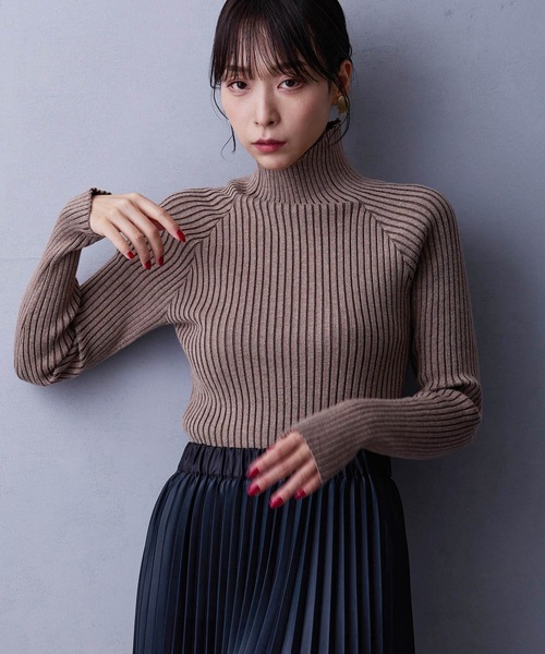 NICOLE white（ニコルホワイト）の「プレーティングリブタートル（ニット/セーター・レディース・ブラック/オフホワイト/グレー/テラコッタ・FREE）」の18枚目の写真