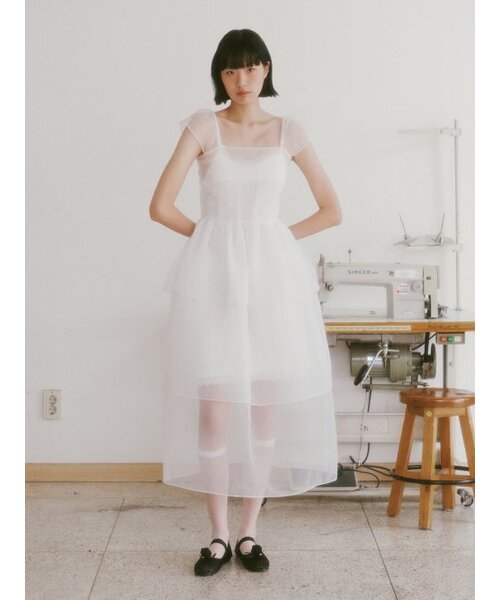GANISONG(ガニソン)の「ブライダルピオニー ティアードドレス_ホワイト(ワンピース・レディース・その他・SMALL/MEDIUM)」の1枚目の写真