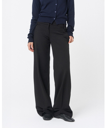 Tuck detail slacks pants BLACK