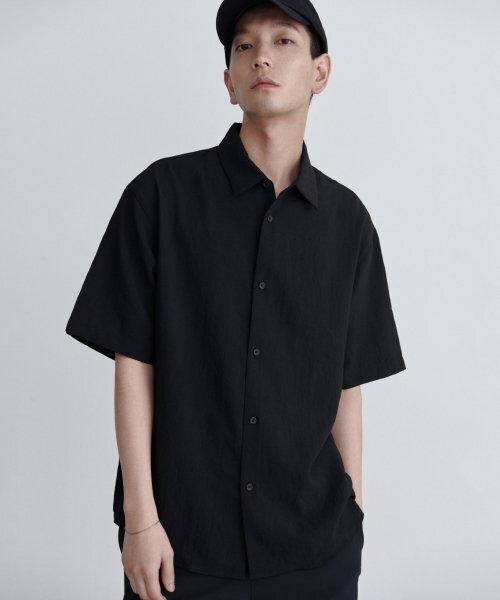 MUSINSA STANDARD（ムシンサスタンダード）の「リラックスドリネンライク半袖シャツ[ブラック]（シャツ/ブラウス・メンズ・その他・SMALL/MEDIUM/LARGE/X-LARGE/XX-LARGE）」の2枚目の写真