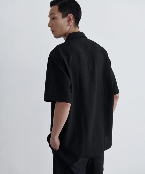 MUSINSA STANDARD（ムシンサスタンダード）の「リラックスドリネンライク半袖シャツ[ブラック]（シャツ/ブラウス・メンズ・その他・SMALL/MEDIUM/LARGE/X-LARGE/XX-LARGE）」の6枚目の写真