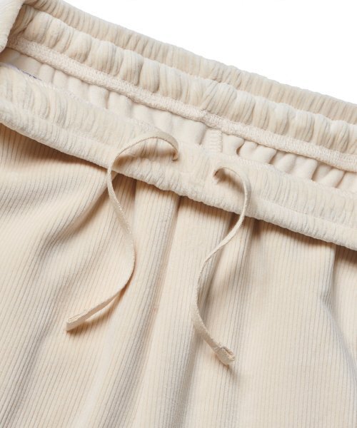 MUSINSA STANDARD WOMAN（ムシンサスタンダードウーマン）の「ウィメンズベルベットコーデュロイラウンジパンツ[クリームベージュ]（スウェットパンツ・レディース・その他・SMALL/MEDIUM/LARGE/X-SMALL）」の4枚目の写真