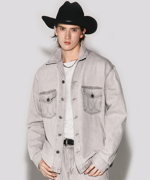 WESLEYHYUSTON(ウェズリーユーストン)の「Crimson western detail denim shirket washed grey(デニムジャケット・メンズ・その他・MEDIUM/LARGE)」の1枚目の写真