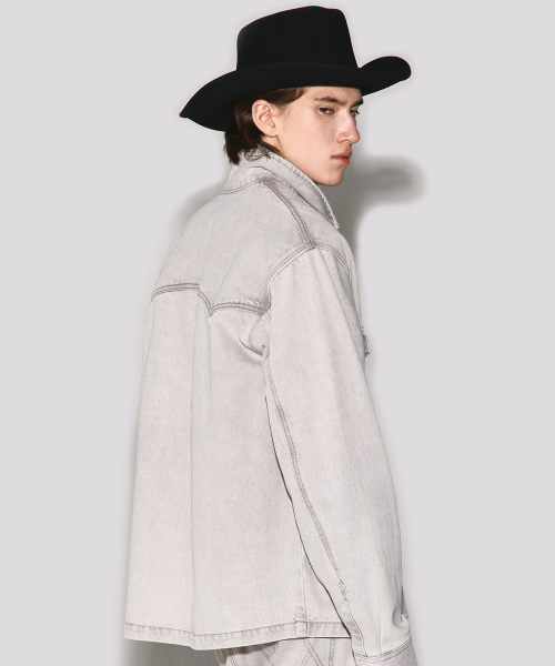 WESLEYHYUSTON(ウェズリーユーストン)の「Crimson western detail denim shirket washed grey(デニムジャケット・メンズ・その他・MEDIUM/LARGE)」の2枚目の写真