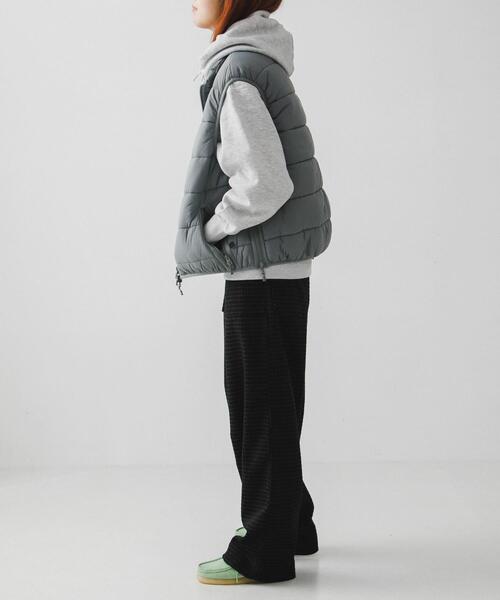URBAN RESEARCH（アーバンリサーチ）の「DAIWA PIER39　Ws TECH REVERSIBLE CLIMBERS PUFFVEST（ダウンベスト・レディース・ブラック/ライトグレー/ネイビー・FREE）」の11枚目の写真