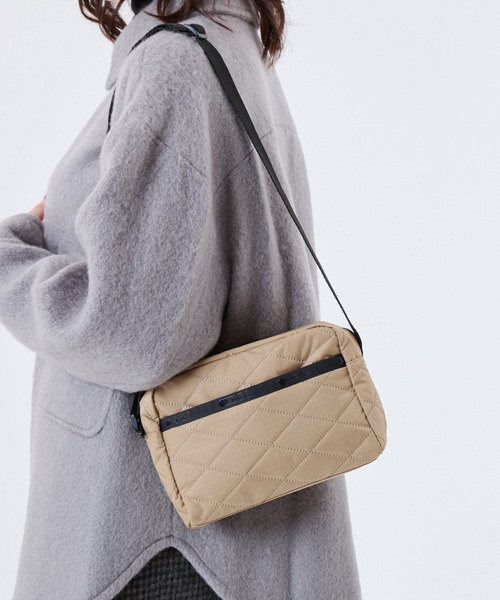 LeSportsac(レスポートサック)の「DANIELLA CROSSBODY タニンクロスデボス(ショルダーバッグ・レディース・ブラウン・FREE)」の2枚目の写真