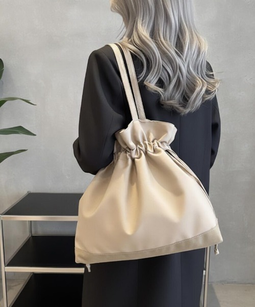 cammie（キャミー）の「巾着ショルダーバッグ（ショルダーバッグ・レディース・ベージュ/ホワイト/ブラック・F）」の8枚目の写真
