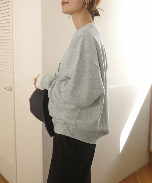 Russell Athletic(ラッセルアスレティック)の「RUSSELL×LOUNA ロゴスウェット(スウェット・レディース・ライトグレー/ボルドー・FREE)」の4枚目の写真