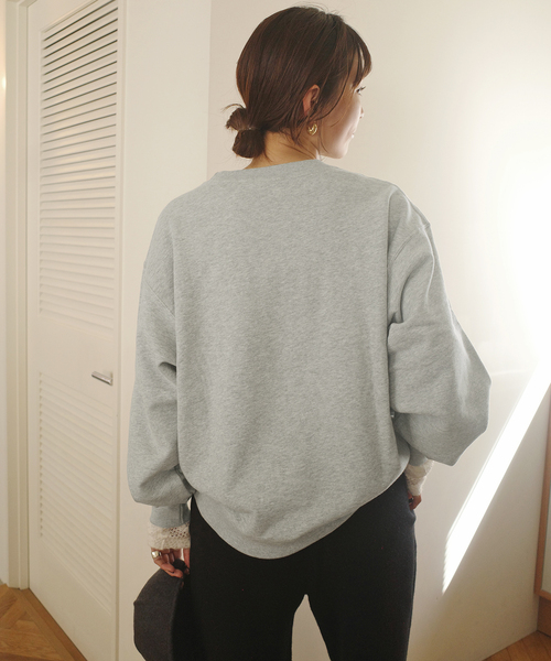 Russell Athletic(ラッセルアスレティック)の「RUSSELL×LOUNA ロゴスウェット(スウェット・レディース・ライトグレー/ボルドー・FREE)」の5枚目の写真