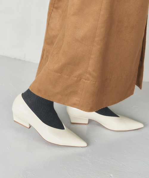 LE TALON（ルタロン）の「《追加》4cmディープカットパンプス（パンプス・レディース・ベージュ/ブラック系その他/アイボリー・22cm/22.5cm/23cm/23.5cm/24cm/24.5cm/25cm）」の22枚目の写真