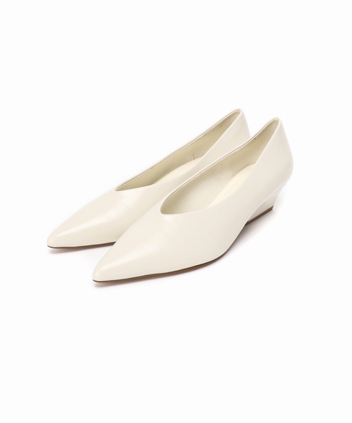 LE TALON（ルタロン）の「《追加》4cmディープカットパンプス（パンプス・レディース・ベージュ/ブラック系その他/アイボリー・22cm/22.5cm/23cm/23.5cm/24cm/24.5cm/25cm）」の5枚目の写真