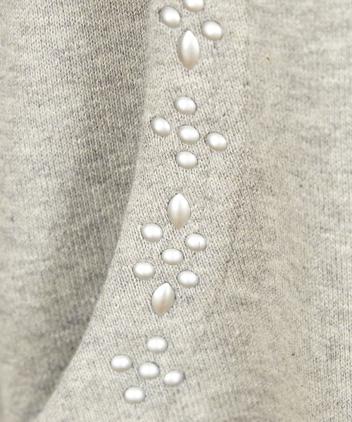 ankoROCK（アンコロック）の「a.p.o.v. ネイティブスタッズデザインボリュームネックスウェットオーバーサイズジップアップパーカー（パーカー・メンズ・ブラック/グレー・ONESIZE）」の10枚目の写真