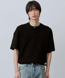 LEIRE（ルアール）の「Waffle Henley Neck Short Sleeve T-Shirt [Black]（Tシャツ/カットソー・メンズ）」