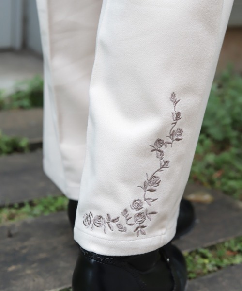 axes femme(アクシーズファム)の「薔薇刺繍裏起毛パンツ(その他パンツ・レディース・ベージュ/ブラック・MEDIUM/LARGE)」の6枚目の写真