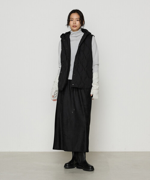 Gabardine K.T(ギャバジンケーティー)の「〔 +サイズ 〕 ニットコール タートル(Tシャツ/カットソー・レディース・オフホワイト/ライトグレー/ネイビー・13号)」の9枚目の写真