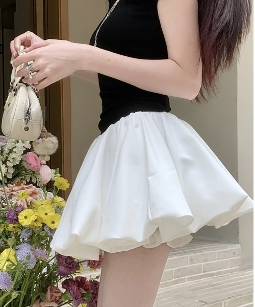 Mejoul（メジュール）の「【2026春夏新作】【インパン付】ウエストゴムボリュームバルーンミニスカート（スカート・レディース・ホワイト/ブラック/ブラック系その他・M/L）」の2枚目の写真