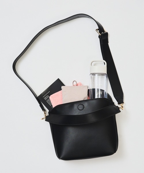 BEAMS HEART（ビームスハート）の「太ベルト 2WAY スクエア バッグ（ショルダーバッグ・レディース・ブラック/ブラウン/イエロー系その他4・ONE SIZE）」の20枚目の写真