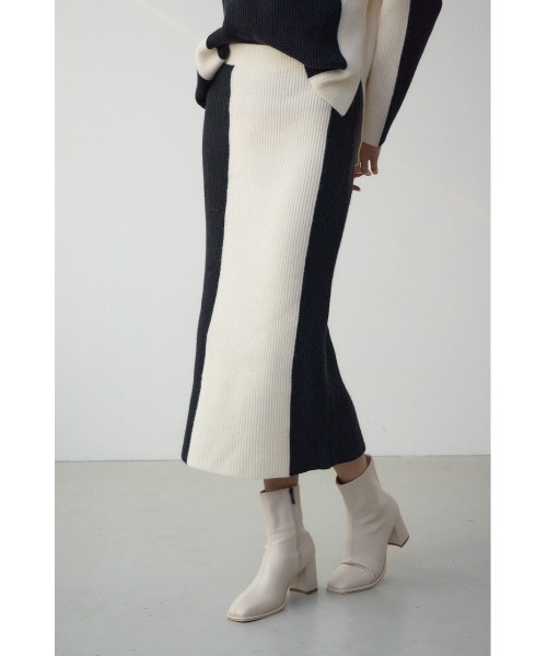 AZUL by moussy(アズールバイマウジー)の「【セットアップ対応】バイカラーIラインニットスカート 秋服 冬服 ロングスカート【身長/骨格別着用画像あり】(スカート・レディース・モカ/グレー/ブラック・FREE)」の4枚目の写真