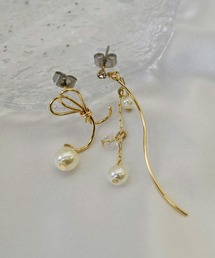 【LA MUE】アシンメトリー ノットワイヤーピアス