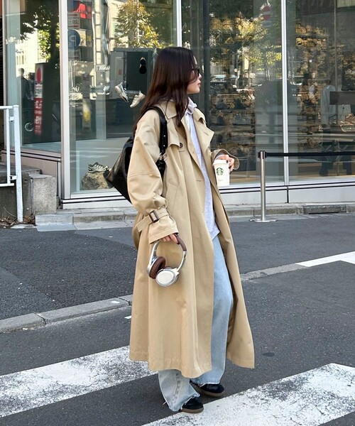 fredy emue（フレディエミュ）の「【発売のたびに即完売する大人気アイテム】袖ボリュームトレンチコート（トレンチコート・レディース・ベージュ・38/36）」の3枚目の写真