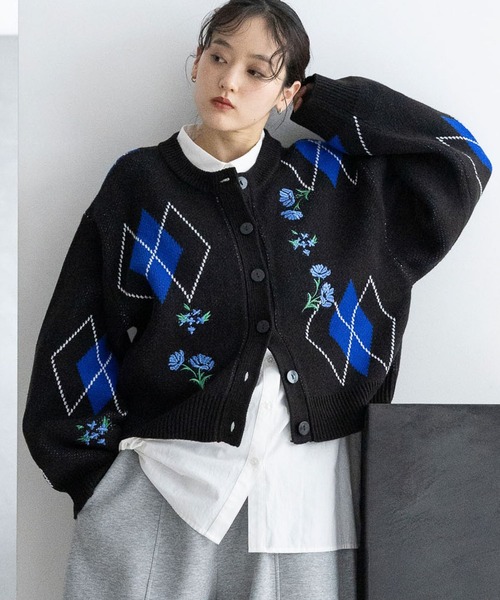 ブルー 花柄レース編み ニットカーディガン Bleu Bleuet（ブルーブルーエ） カーディガン かぎ針カーディガン