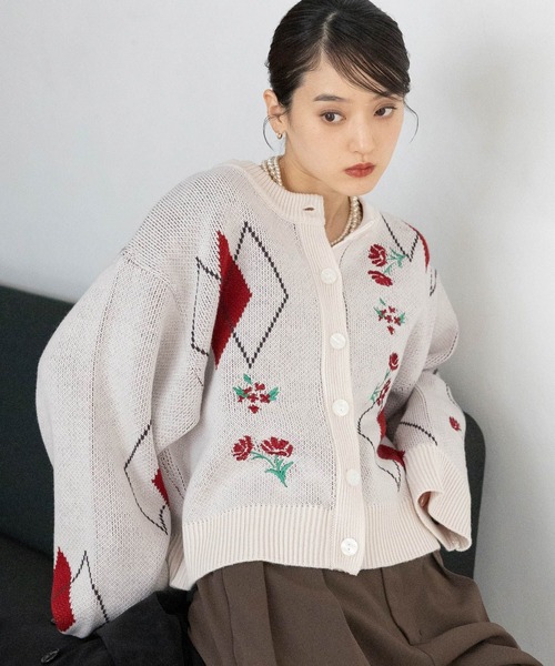 RAGEBLUE(レイジブルー)の「フラワー刺繍ニットカーディガン(ニット/セーター・レディース・ブラック/ホワイト・FREE)」の6枚目の写真