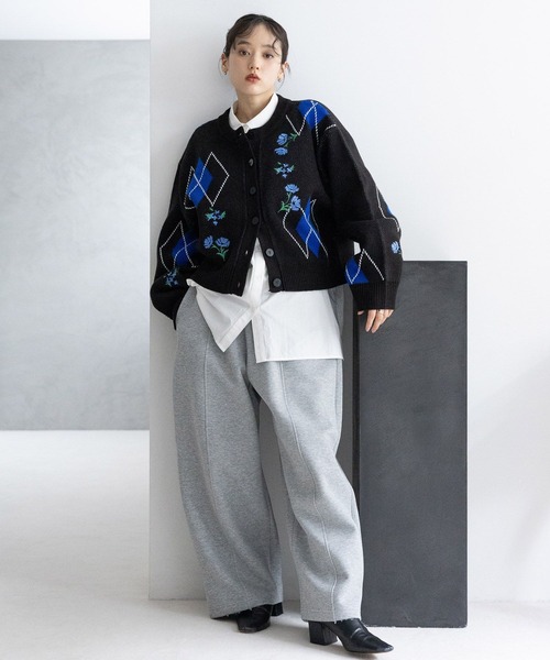 RAGEBLUE(レイジブルー)の「フラワー刺繍ニットカーディガン(ニット/セーター・レディース・ブラック/ホワイト・FREE)」の9枚目の写真