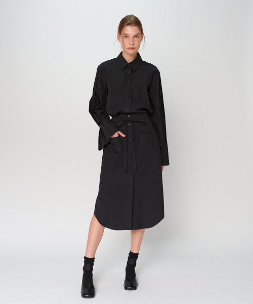 PAUL&ALICE(ポール&アリス)の「PLEATS SLEEVE SHIRT / BLACK(シャツ/ブラウス・レディース・ブラック・FREE)」の2枚目の写真