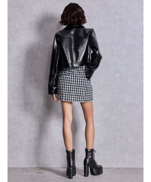 GYDA（ジェイダ）の「Symmetry GYDA EMBOSSパテントフェイクレザーショートジャケット（ライダースジャケット・レディース・ブラック/オフホワイト・FREE）」の13枚目の写真