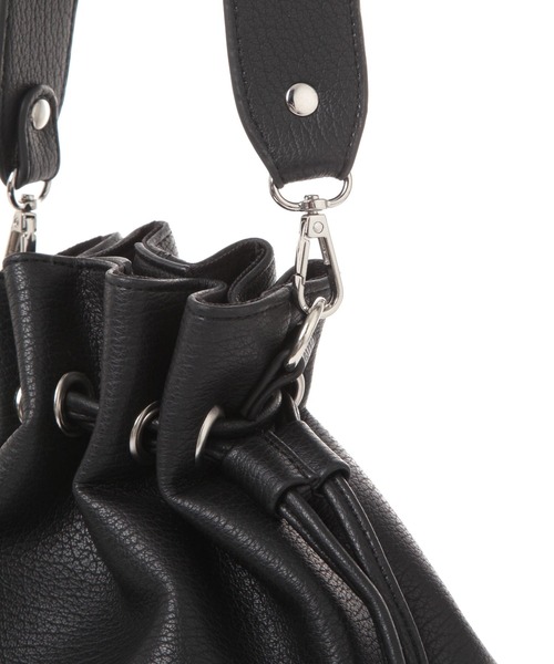 LAKOLE（ラコレ）の「2WAYバケツ巾着バッグ / 645236（ショルダーバッグ・レディース・ライトブラウン/オフホワイト/ブラック・FREE）」の13枚目の写真