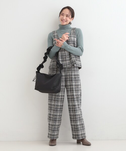 SHOO・LA・RUE（シューラルー）の「【撥水】ドロストギャザーショルダーバッグ（ショルダーバッグ・レディース・グレー/ブラウン系/ブラック・00）」の7枚目の写真