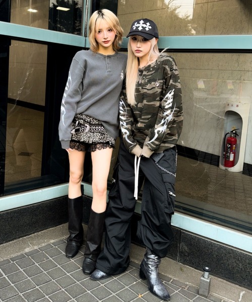 A‘gem 9(エージェムナイン)の「A'GEM/9 × .kom 『A'GEM/9/エージェムナイン』 ビンテージサーマルヘンリーロングスリーブ(Tシャツ/カットソー・レディース・カモフラージュ/グレー・FREE)」の6枚目の写真