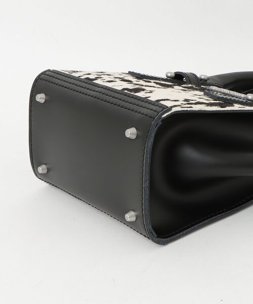 Dr. Martens(ドクターマーチン)の「Dr. Martens/ドクターマーチン エクストラ スモールトートバッグ 42874100(トートバッグ・メンズ・ホワイト×ブラック・FREE)」の13枚目の写真