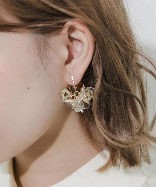 SMELLY（スメリー）の「ミックスフラワーイヤリング（イヤリング・レディース・ゴールド系その他・-）」の3枚目の写真