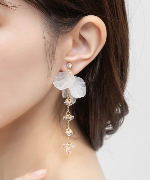 RANDA（ランダ）の「フラワーペタルイヤリング（イヤリング・レディース・ホワイト/グレー・FREE）」の10枚目の写真