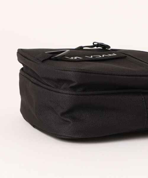 RVCA(ルーカ)の「RVCA メンズ UTILITY POUCH ショルダーバッグ 【2026年春夏モデル】(ショルダーバッグ・メンズ・オリーブ/ブラック・FREE)」の4枚目の写真