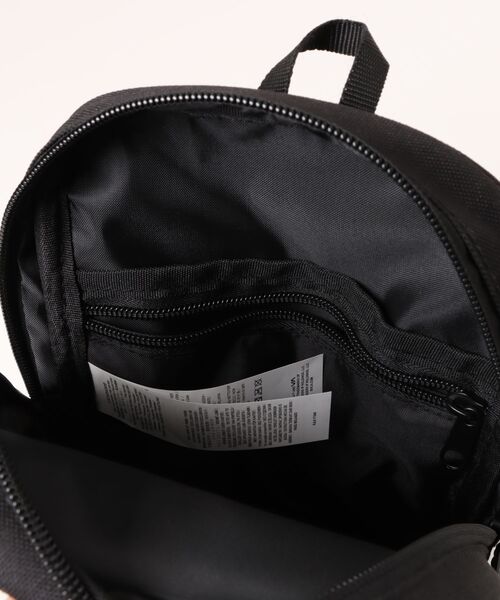 RVCA(ルーカ)の「RVCA メンズ UTILITY POUCH ショルダーバッグ 【2026年春夏モデル】(ショルダーバッグ・メンズ・オリーブ/ブラック・FREE)」の5枚目の写真