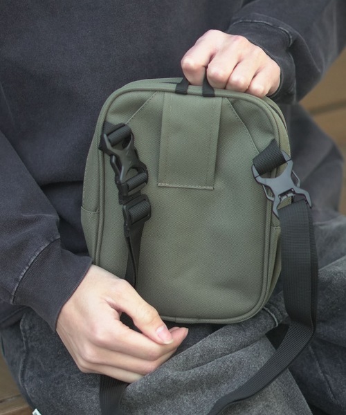 RVCA(ルーカ)の「RVCA メンズ UTILITY POUCH ショルダーバッグ 【2026年春夏モデル】(ショルダーバッグ・メンズ・オリーブ/ブラック・FREE)」の8枚目の写真