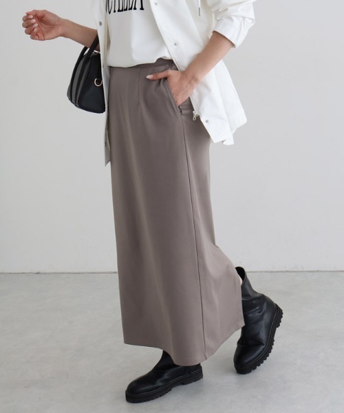 Pierrot（ピエロ）の「ストレスフリーな着心地ストレッチIラインスカート（スカート・レディース・ブラック/モカ/チャコール/グレイッシュベージュ・L/M/S/PL/PM/PS/TL/TM）」の11枚目の写真