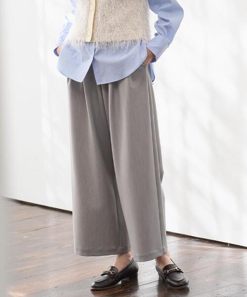 OPAQUE.CLIP(オペークドットクリップ)の「ウエストサテンイージータックワイドパンツ【洗濯機OK】(その他パンツ・レディース・グレー/ネイビー・40/38)」の3枚目の写真