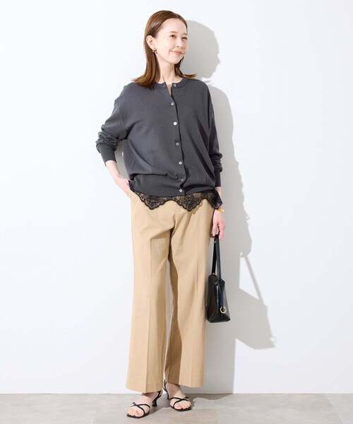 SLOBE IENA（スローブイエナ）の「《シリーズあり》コットンキュプラクルーネックカーディガン（カーディガン/ボレロ・レディース・アイボリー/ベージュ/ピンク/チャコールグレー・FREE）」の5枚目の写真