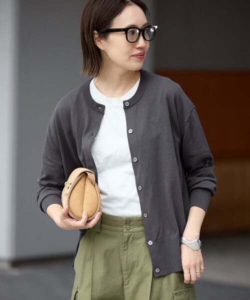 SLOBE IENA（スローブイエナ）の「《シリーズあり》コットンキュプラクルーネックカーディガン（カーディガン/ボレロ・レディース・アイボリー/ベージュ/ピンク/チャコールグレー・FREE）」の11枚目の写真