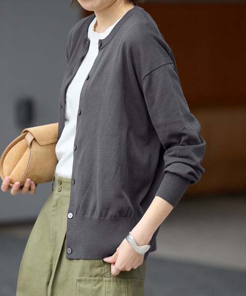 SLOBE IENA（スローブイエナ）の「《シリーズあり》コットンキュプラクルーネックカーディガン（カーディガン/ボレロ・レディース・アイボリー/ベージュ/ピンク/チャコールグレー・FREE）」の14枚目の写真