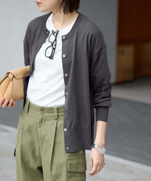 SLOBE IENA（スローブイエナ）の「《シリーズあり》コットンキュプラクルーネックカーディガン（カーディガン/ボレロ・レディース・アイボリー/ベージュ/ピンク/チャコールグレー・FREE）」の17枚目の写真