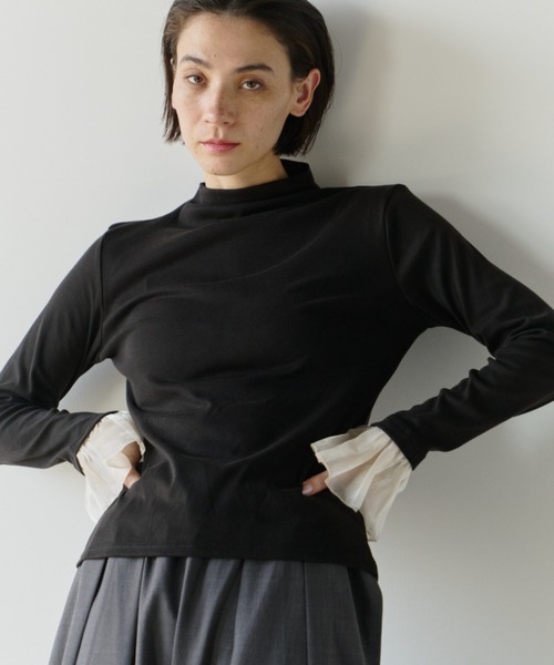 Libra Cue(リブラ キュー)の「フリルチュールスリーブカットソー(Tシャツ/カットソー・レディース・アイボリー/ブラック・FREE)」の4枚目の写真