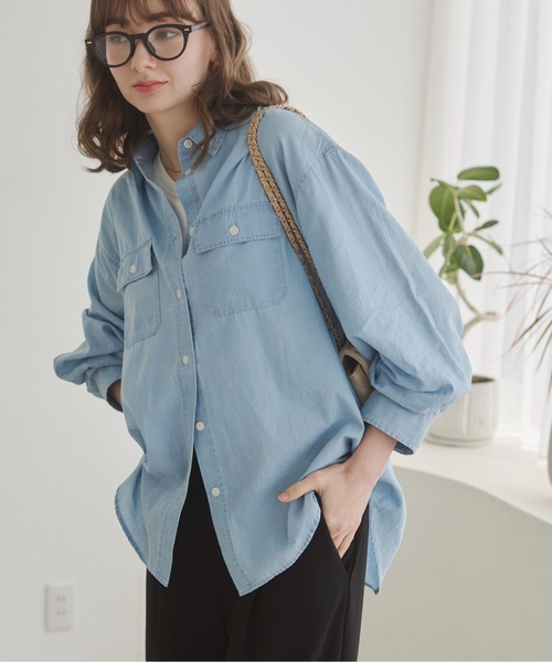 ANGIE(アンジー)の「シアーデニム オーバーサイズ レギュラーカラー シャツ(シャツ/ブラウス・レディース・ブルー/サックスブルー/ネイビー・FREE)」の3枚目の写真