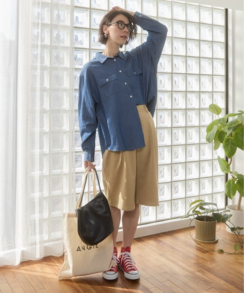ANGIE(アンジー)の「シアーデニム オーバーサイズ レギュラーカラー シャツ(シャツ/ブラウス・レディース・ブルー/サックスブルー/ネイビー・FREE)」の22枚目の写真