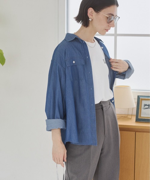 ANGIE(アンジー)の「シアーデニム オーバーサイズ レギュラーカラー シャツ(シャツ/ブラウス・レディース・ブルー/サックスブルー/ネイビー・FREE)」の12枚目の写真