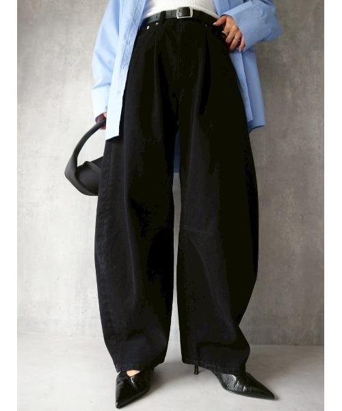 TRUNC（トランクエイティーエイト）の「Tuck Curve Pants / タックカーブパンツ（その他パンツ・レディース・ブラック/ベージュ・MEDIUM/SMALL）」の2枚目の写真