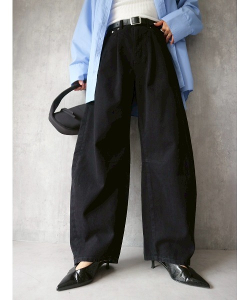 TRUNC（トランクエイティーエイト）の「Tuck Curve Pants / タックカーブパンツ（その他パンツ・レディース・ブラック/ベージュ・MEDIUM/SMALL）」の6枚目の写真